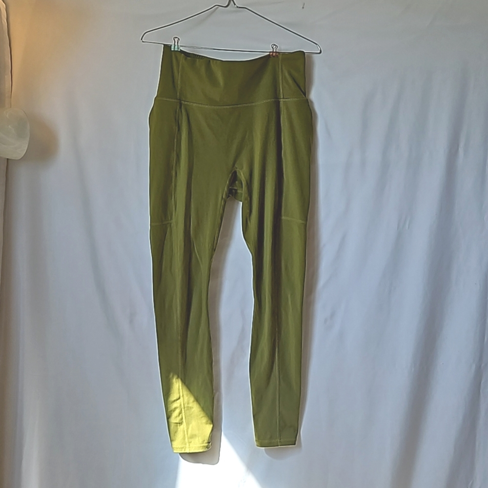 Motion 365 fabletic green pant size medium